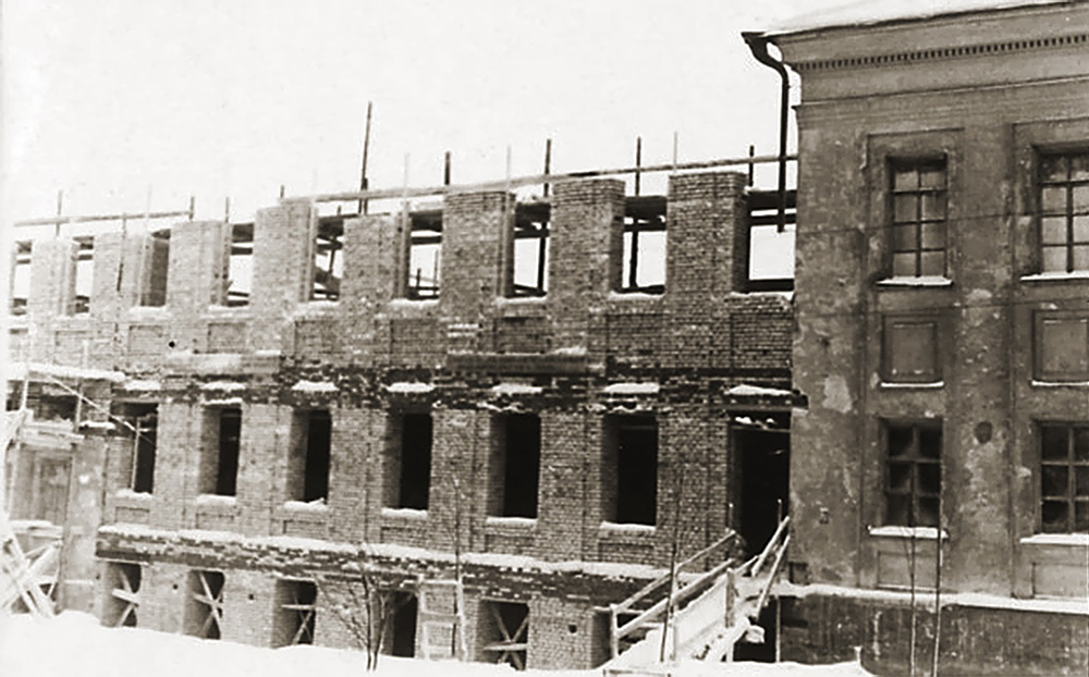 Строительство книгохранилища. 1950-е гг.