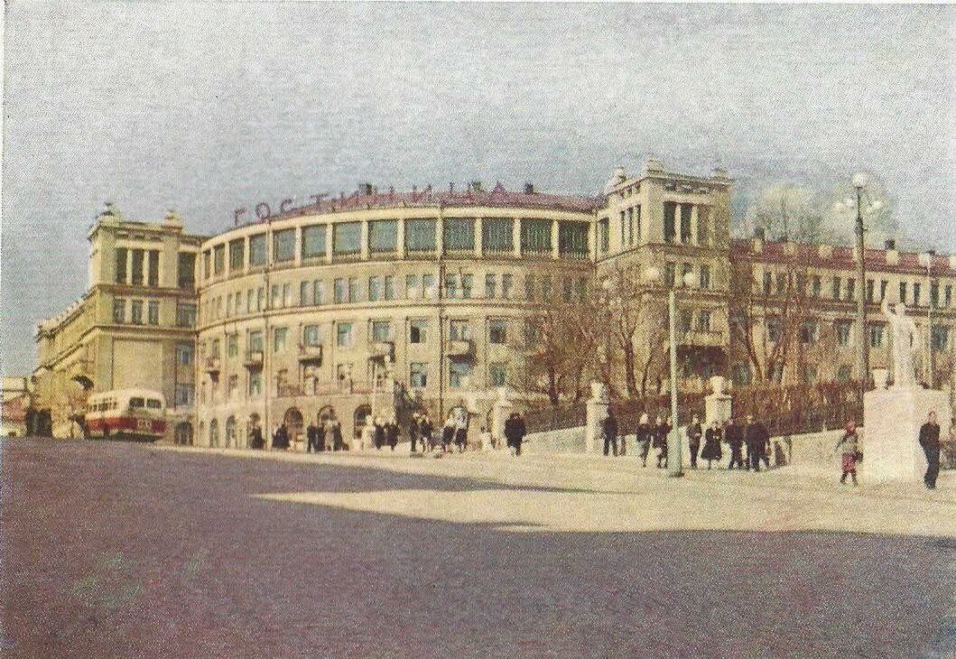 Вид на Центральную гостиницу. г. Киров. 1955 – 1956 гг. Фото: А. Шерстнев.