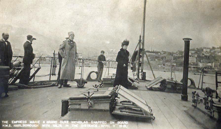 Romanoffs_leaving_crimea.jpg